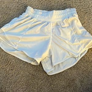 Lululemon size 2 white hotty hot shorts